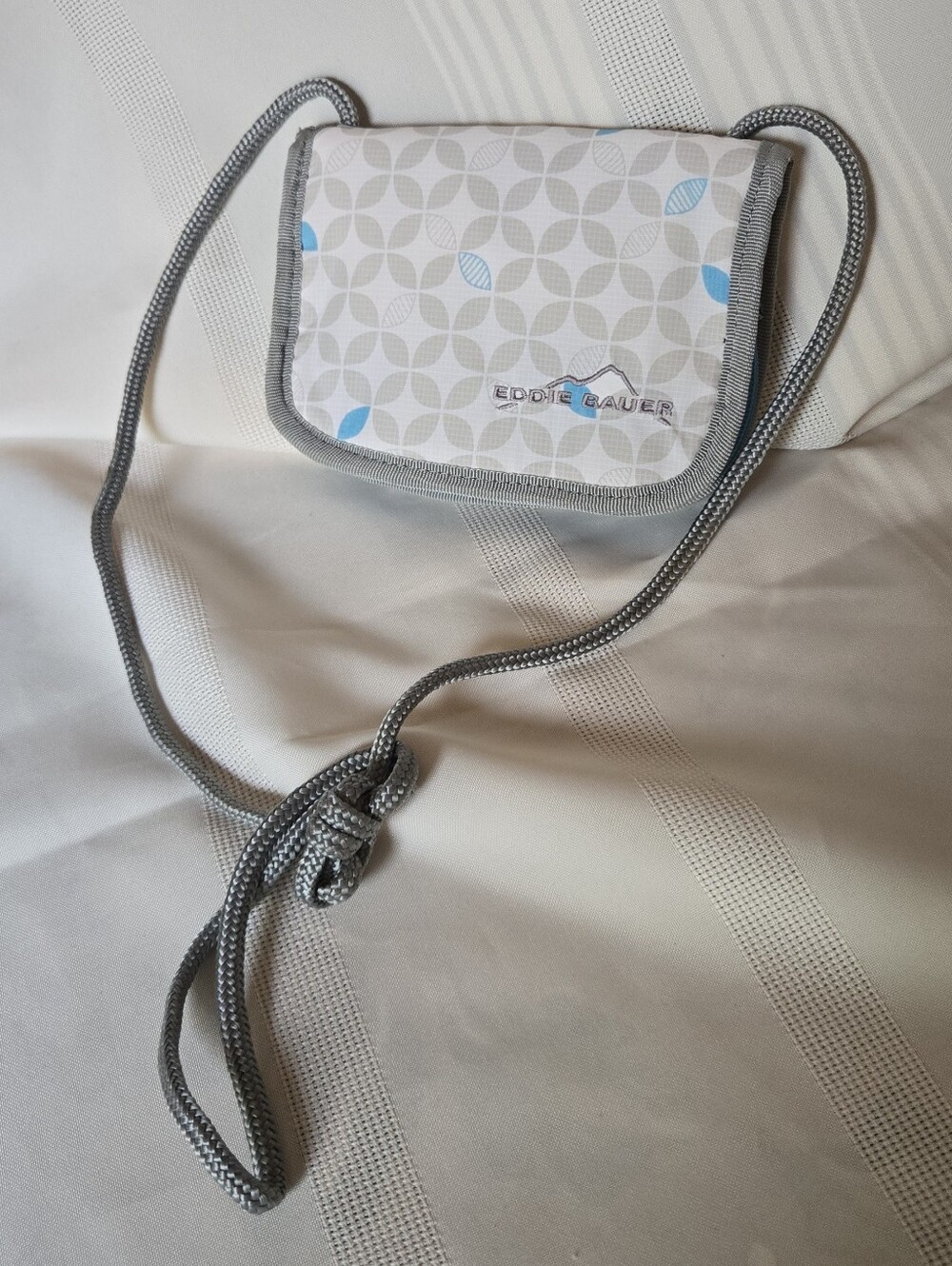 New Eddie Bauer Small Nylon String Wallet